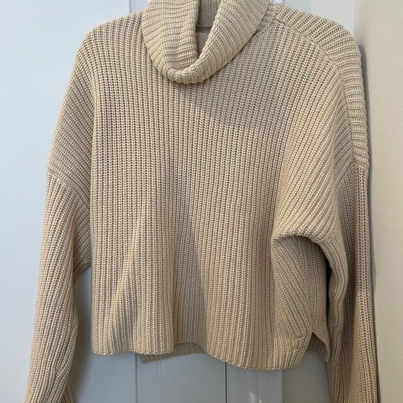 NWOT Cream Abercrombie & Fitch Knit Oversized Turtleneck Sweater - Picture 1 of 3